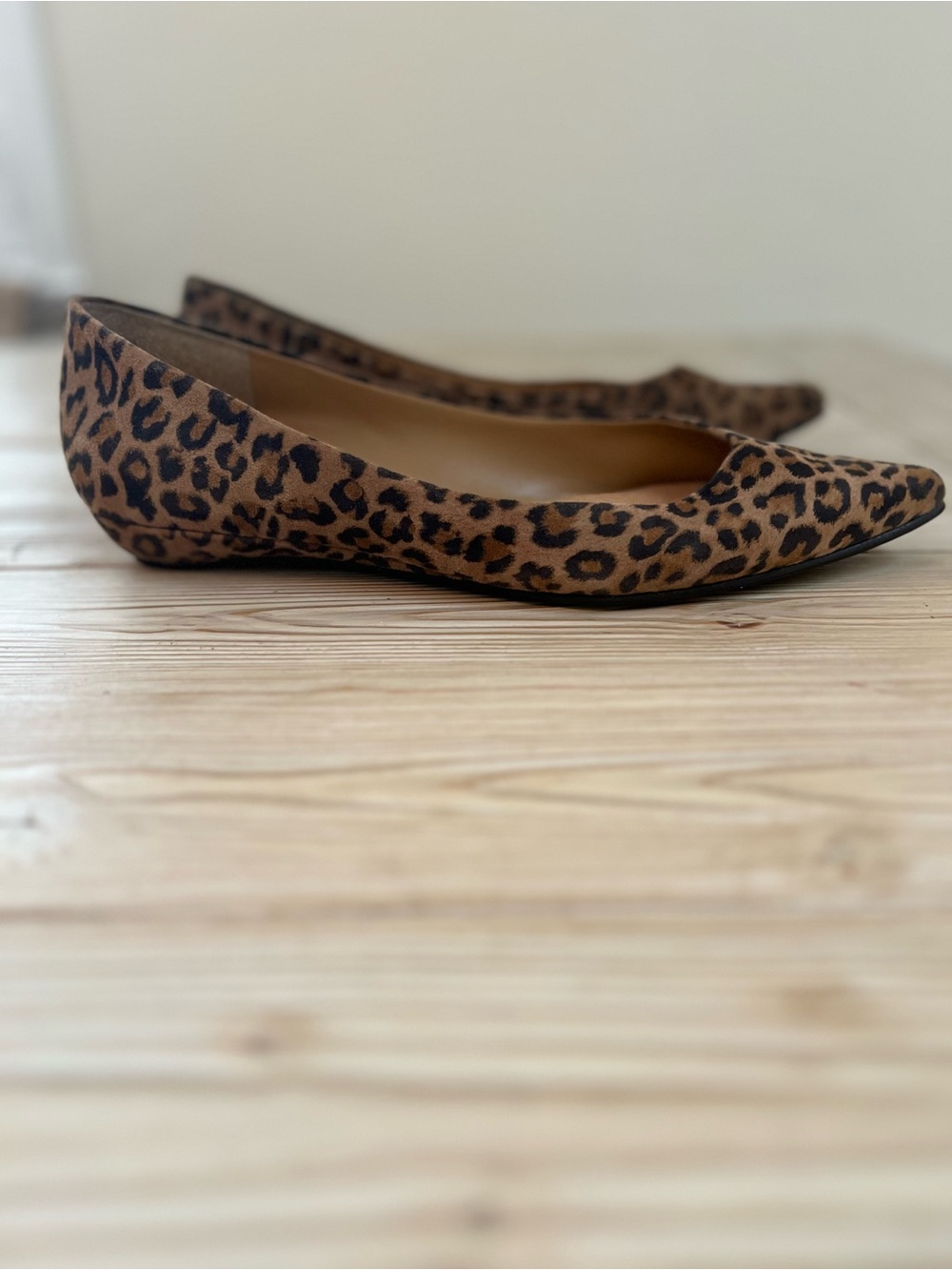 Stuart Weitzman Leopard Suede Pointed Toe Low Wedge Flats Size 9.5